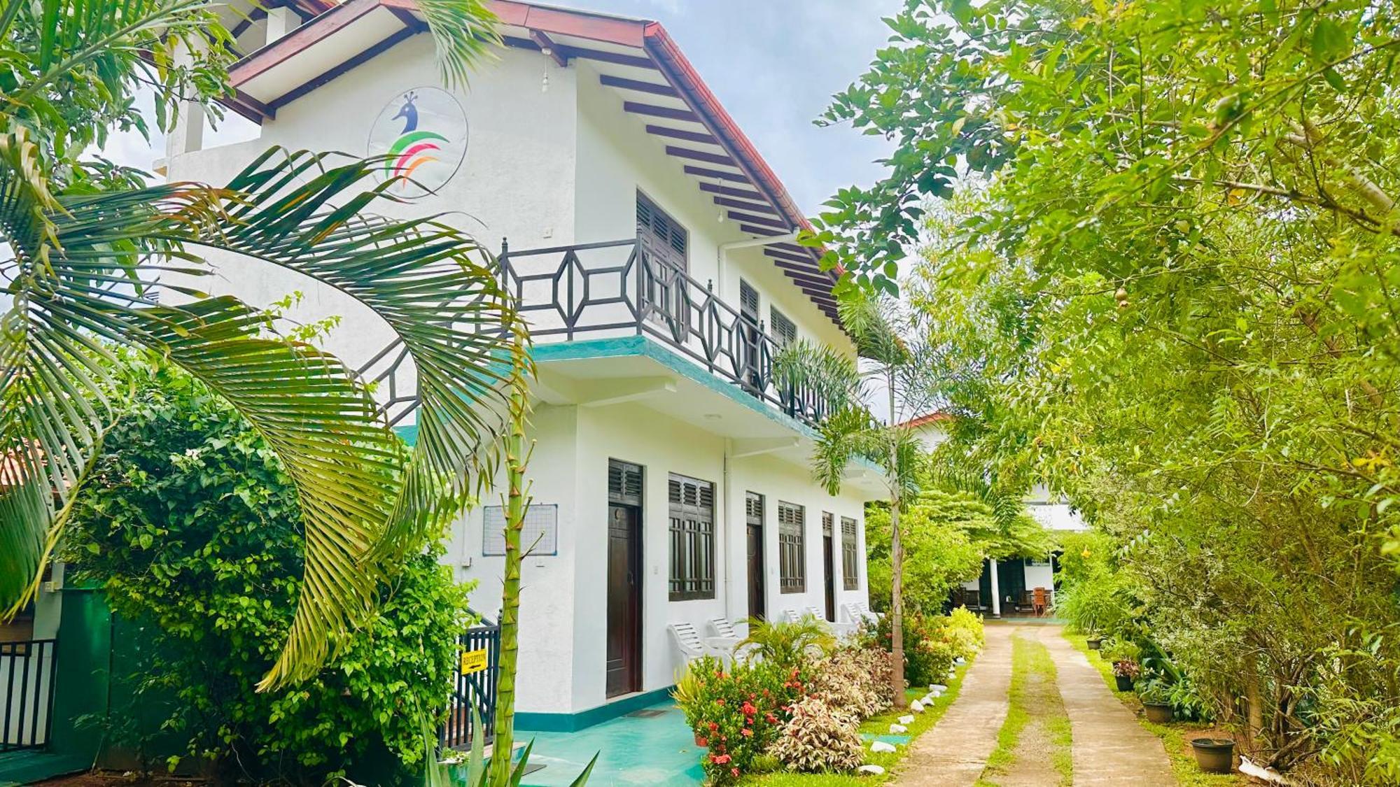 New Peacock Resort Dambulla Extérieur photo