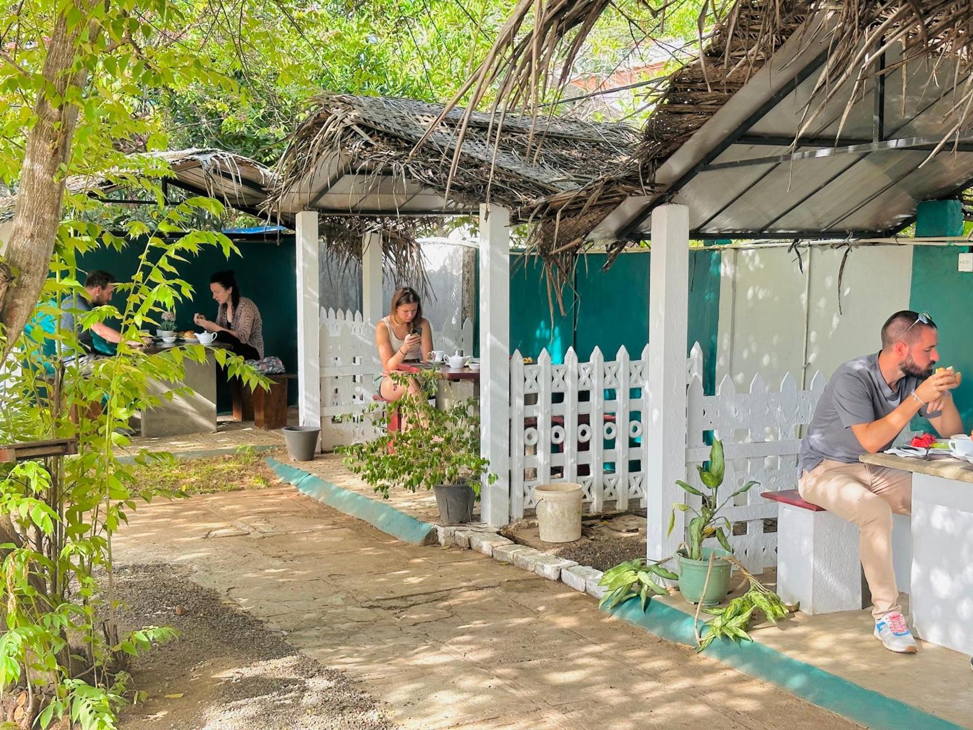 New Peacock Resort Dambulla Extérieur photo